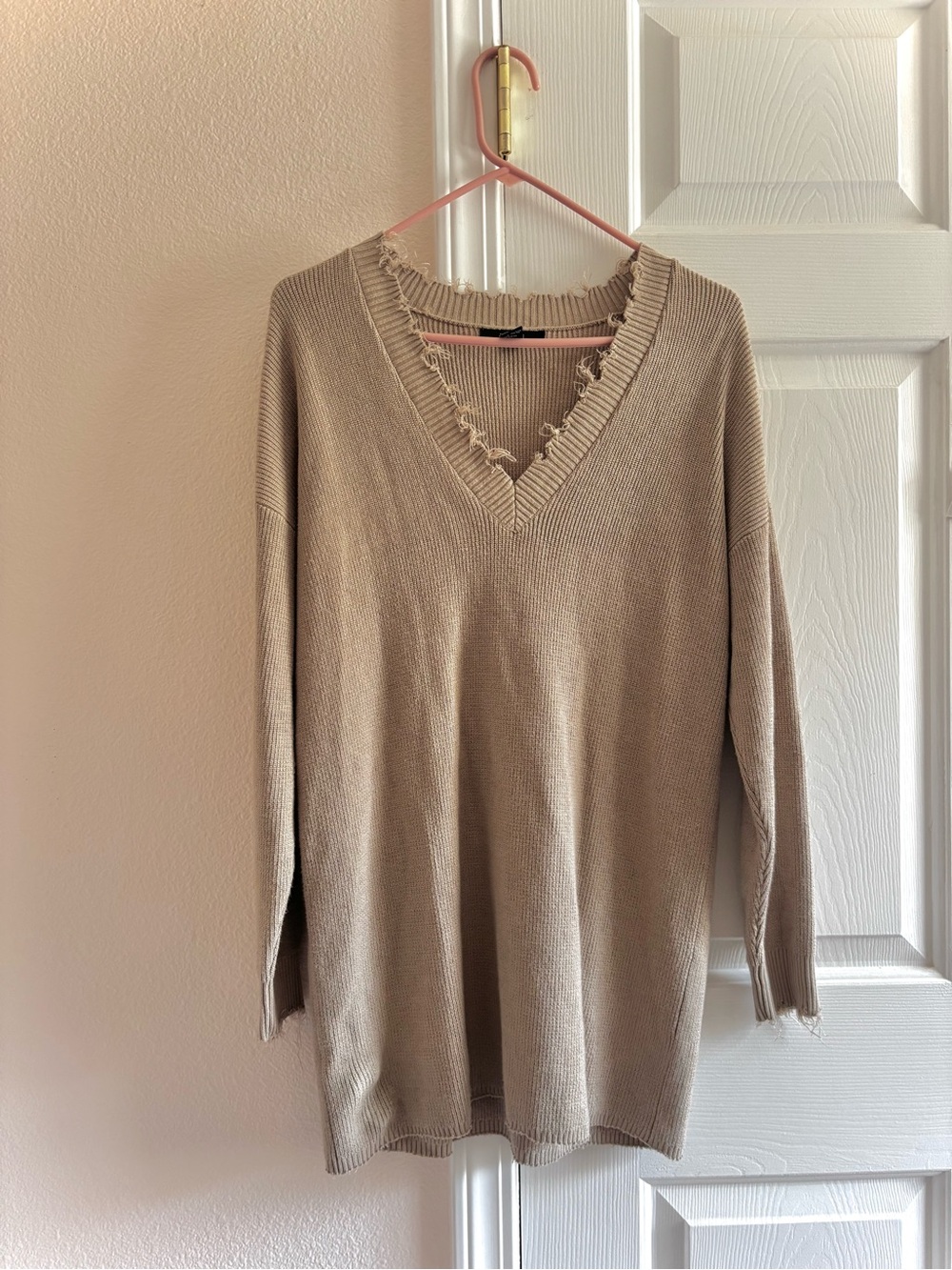Forever 21 Beige Knit Ribbed Frayed Distressed V-Neck Sweater Dress S